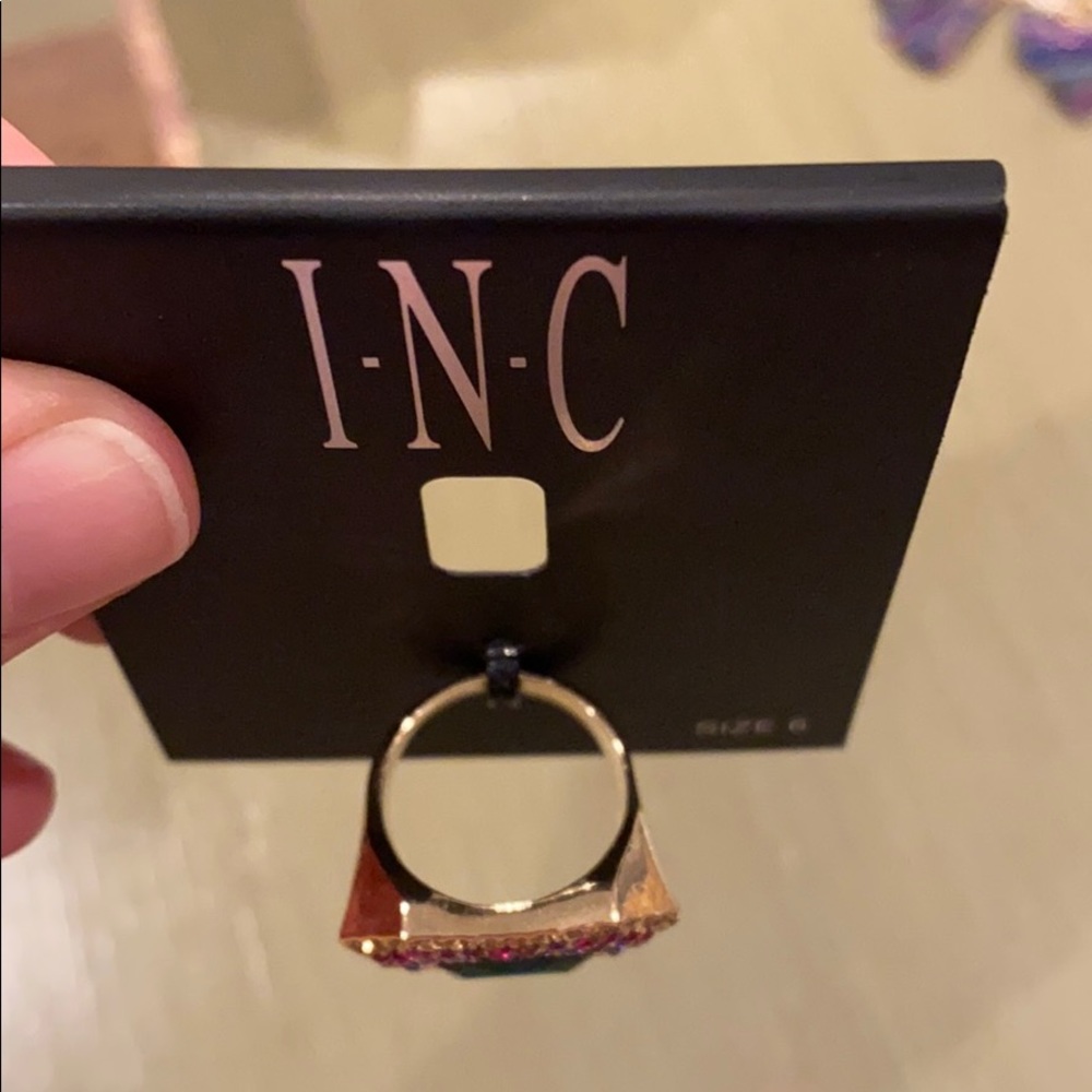 Ring - Picture 3 of 5